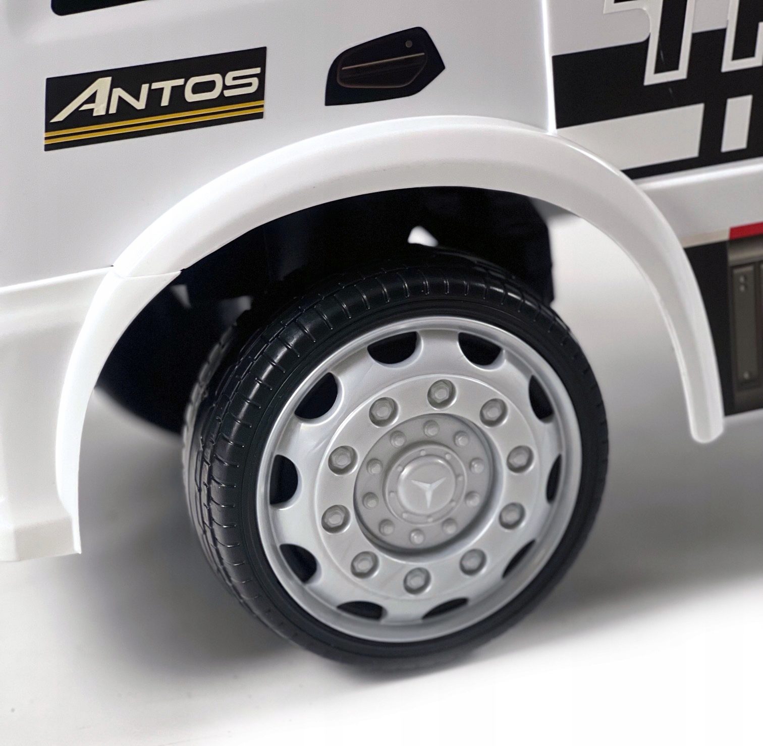 Jeździk pchacz dla dziecka Mercedes Antos Truck - biały