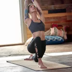 Mata do jogi Gaiam z korka 62904 5 mm Mata do jogi Gaiam z korka 62904 5 mm