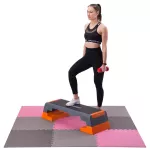 Mata puzzle pod sprzęt One Fitness MP10 10 mm 9 elementów - różowo-szara Mata puzzle pod sprzęt One Fitness MP10 10 mm 9 elementów - różowo-szara