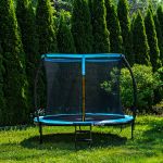 Trampolina Sapphire ST-0008W 8FT 252 cm z siatką wewnętrzną + drabinka GRATIS - niebieska